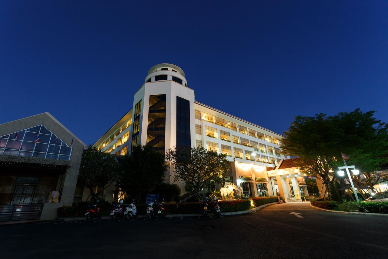 Surin Majestic Hotel Exterior foto